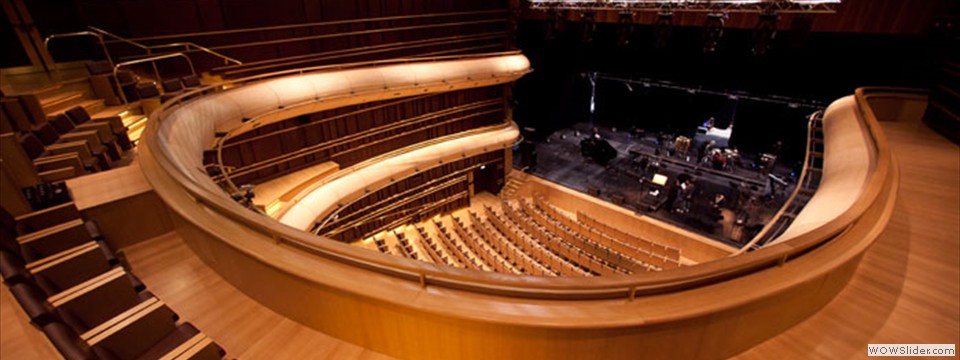 An 880-seat Amphitheater